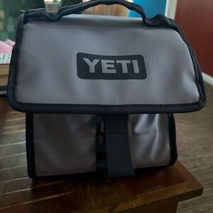 Yeti Daytrip